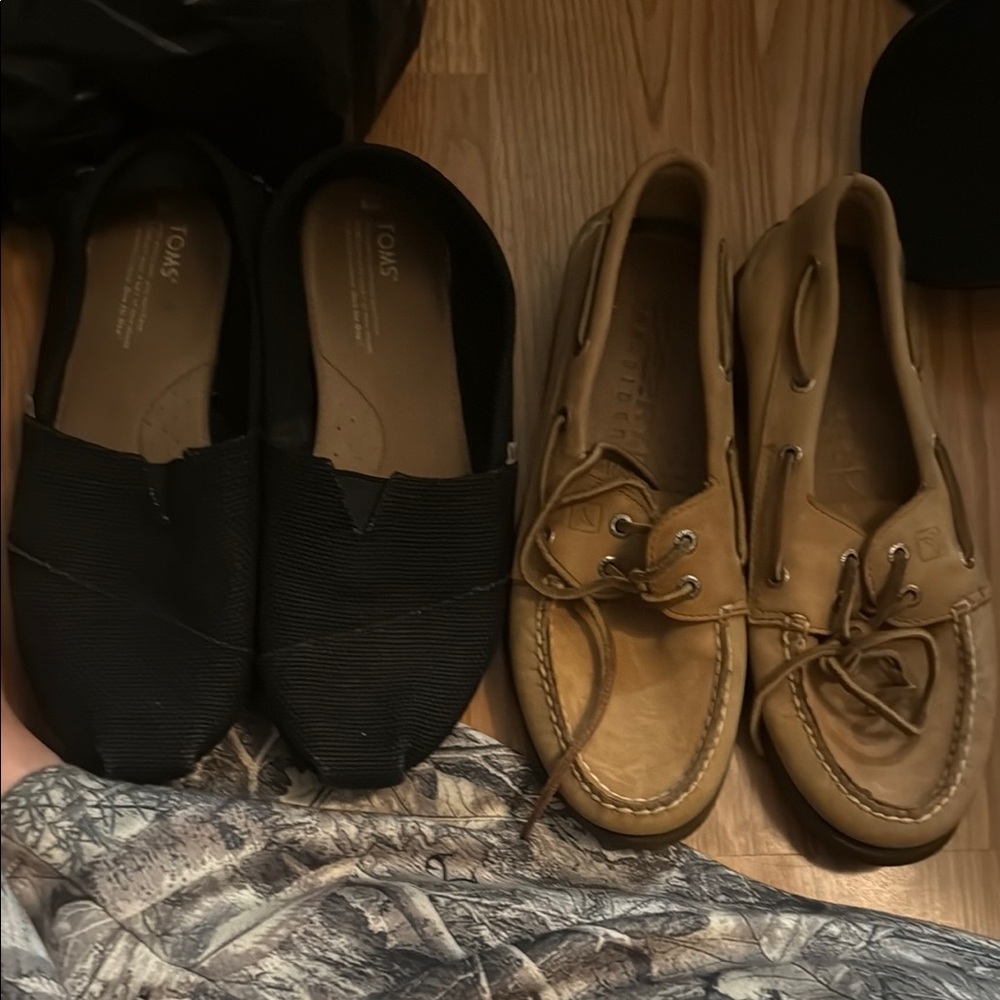 Toms Black Loafers Comfortable Slip-Ons